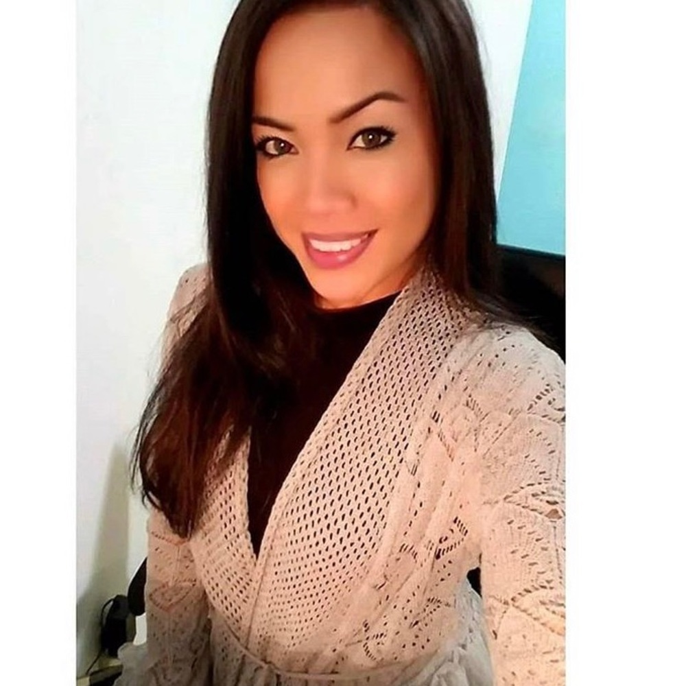 Meet your Posher, Adah